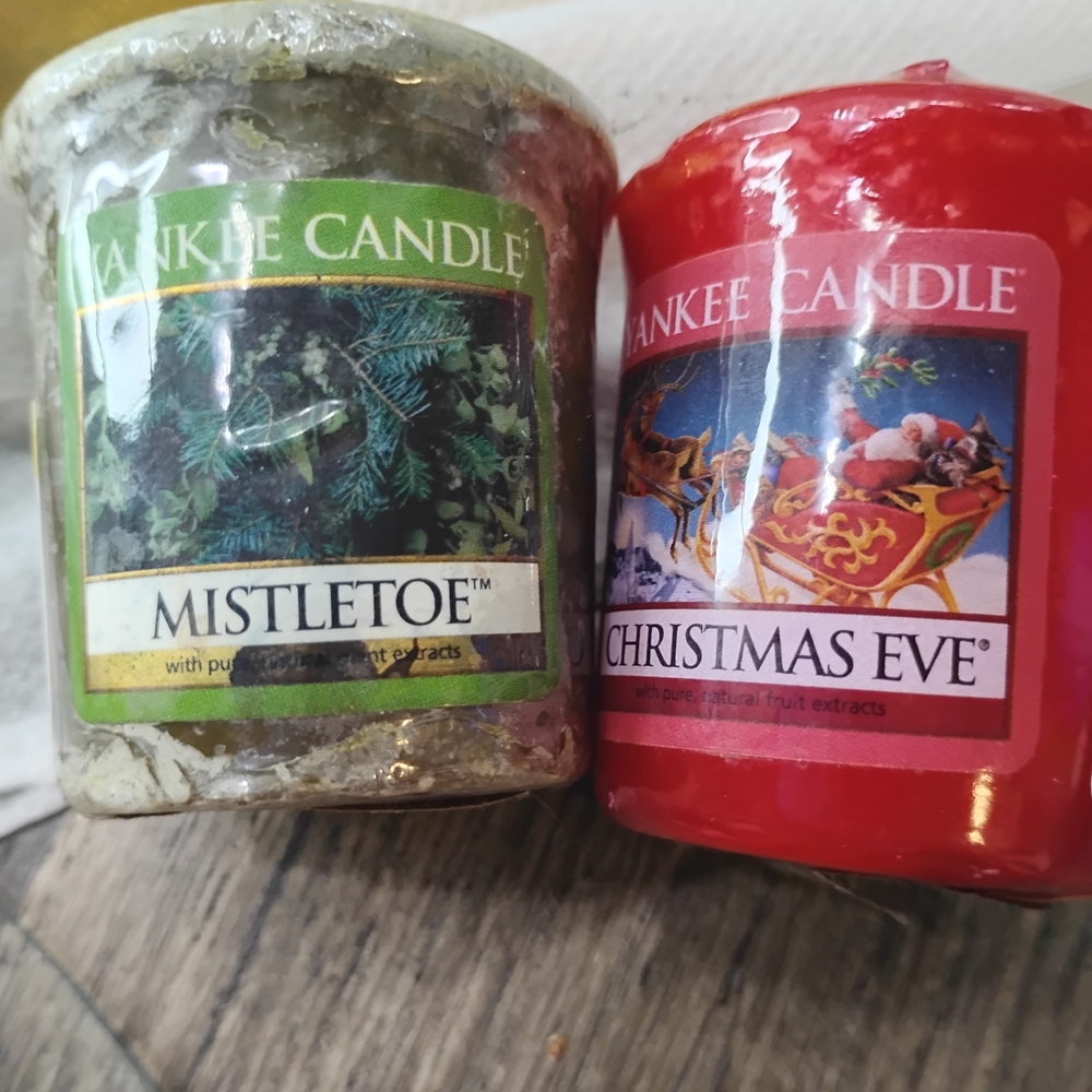 Yankee Candle Festive Votive Duo - Green and Red